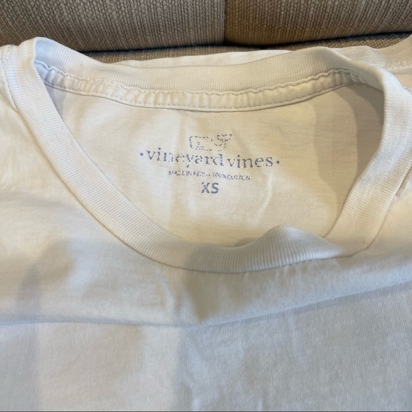 H: Vineyard Vines T-shirt Men's Sz XS Pocket Graphic USA Flag - Picture 5 of 7